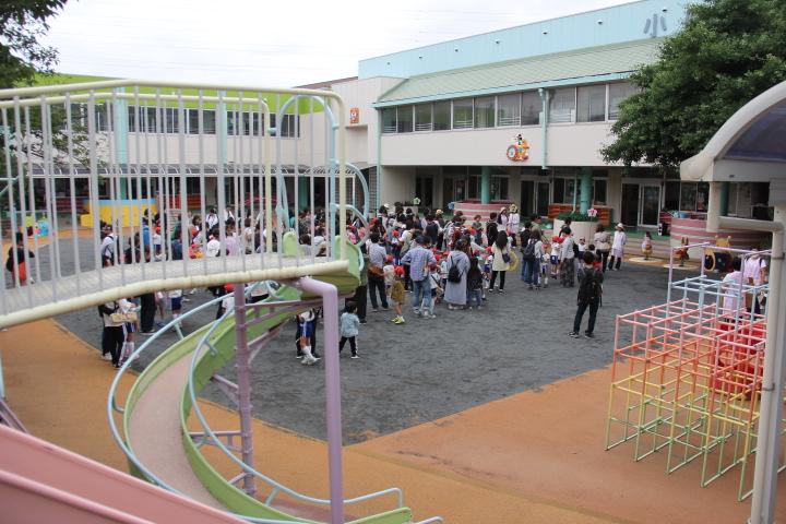 月組さん　町内会運動会鼓笛演奏